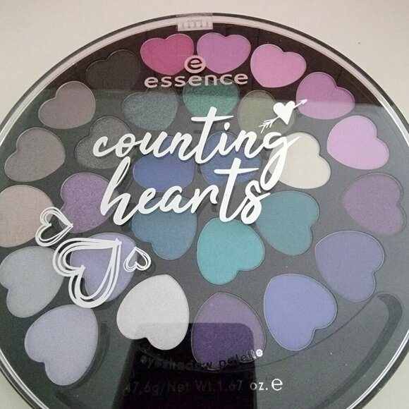 28 Essence Counting Hearts Eyeshadow Palette Love You Berry Much - Picture 3 of 12